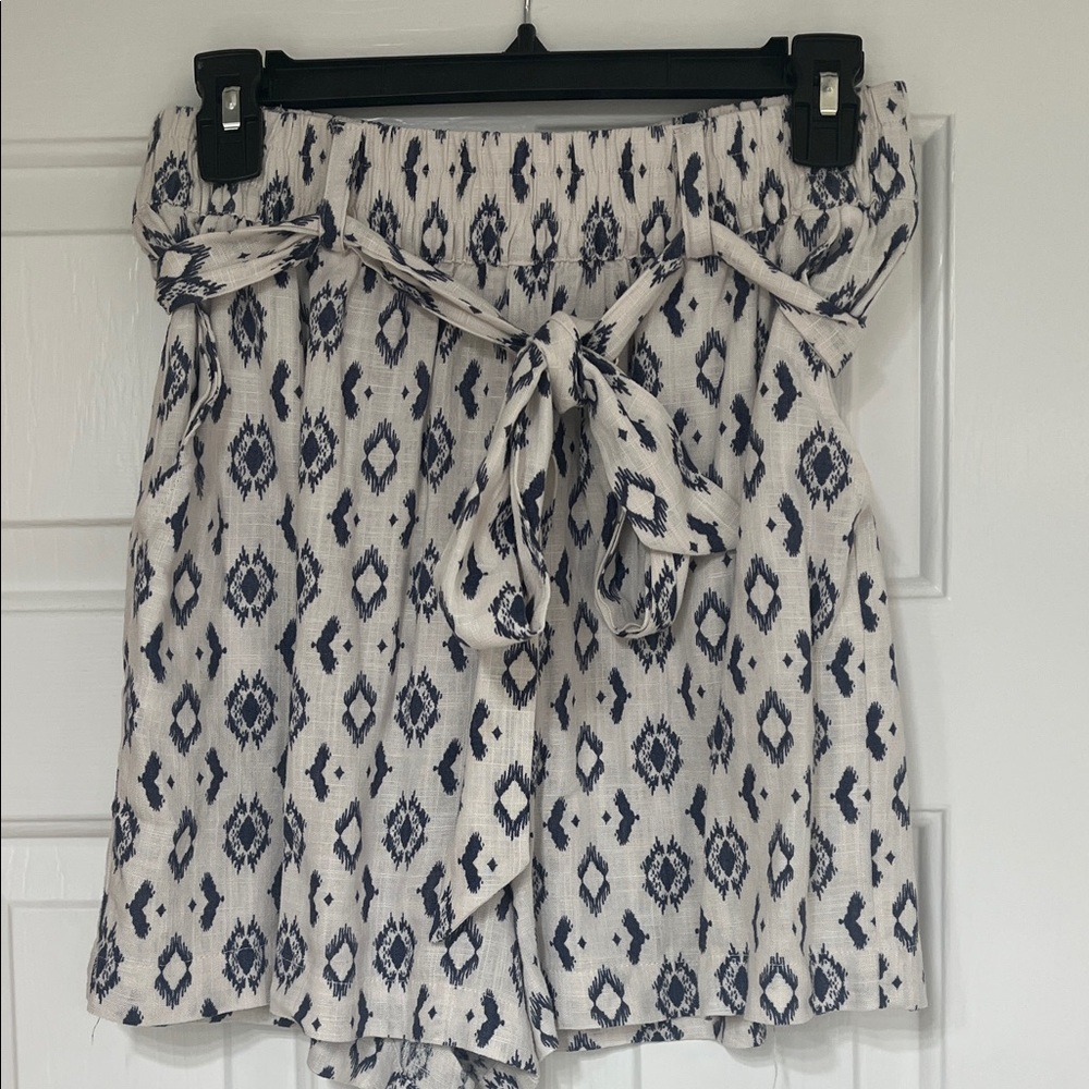 Splendid Navy and White Linen blend Shorts